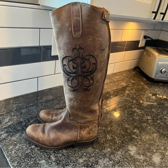 *Frye Embroidered Logo Back Zipper Tall Leather RidingBoots Size 6